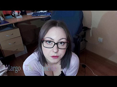 ❤️ Sexy Meedchen mat Brëll suckelt Dildo déif op der Kamera ️ Häre Porno bei eis ❌❤