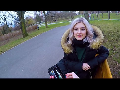 ❤️ Drénkt e Frieme säi waarme Spuer fir Suen - Blowjob am Park vum Eva Elfie ️ Häre Porno bei eis ❌❤